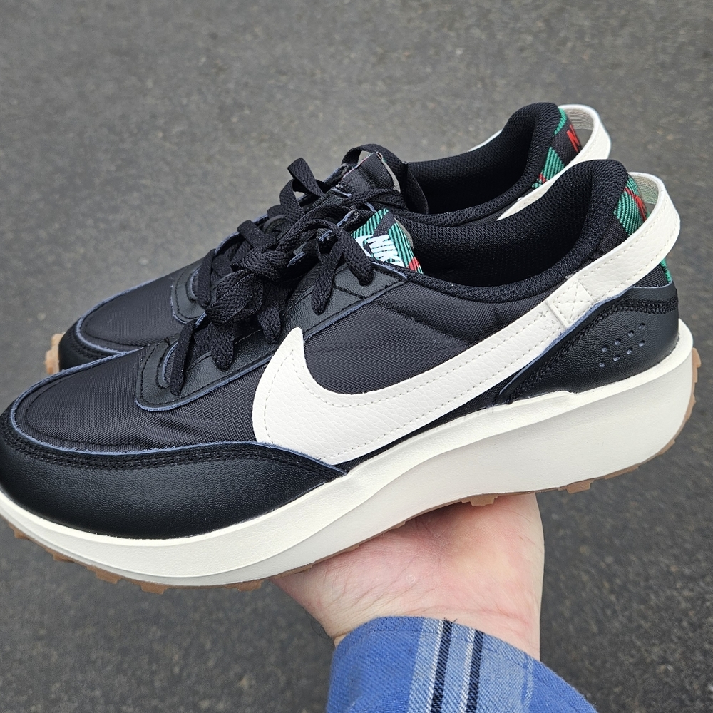 New women's Nike waffle premium